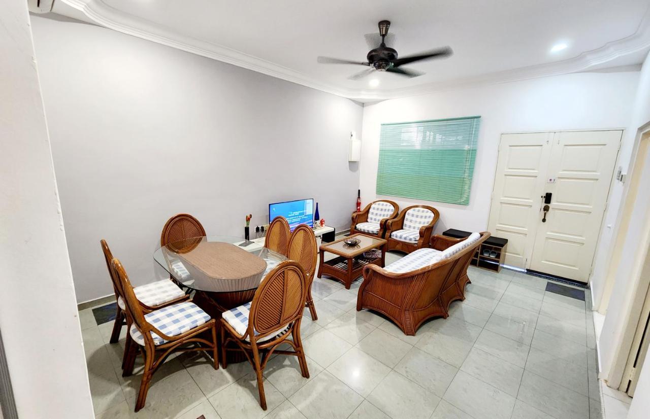 BK House Melaka Villa Bagian luar foto